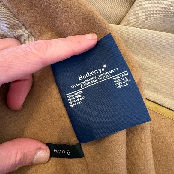 Vintage Burberry Trench Coat with Removable Wool Liner and Classic Check Lining - Picture 6 of 16